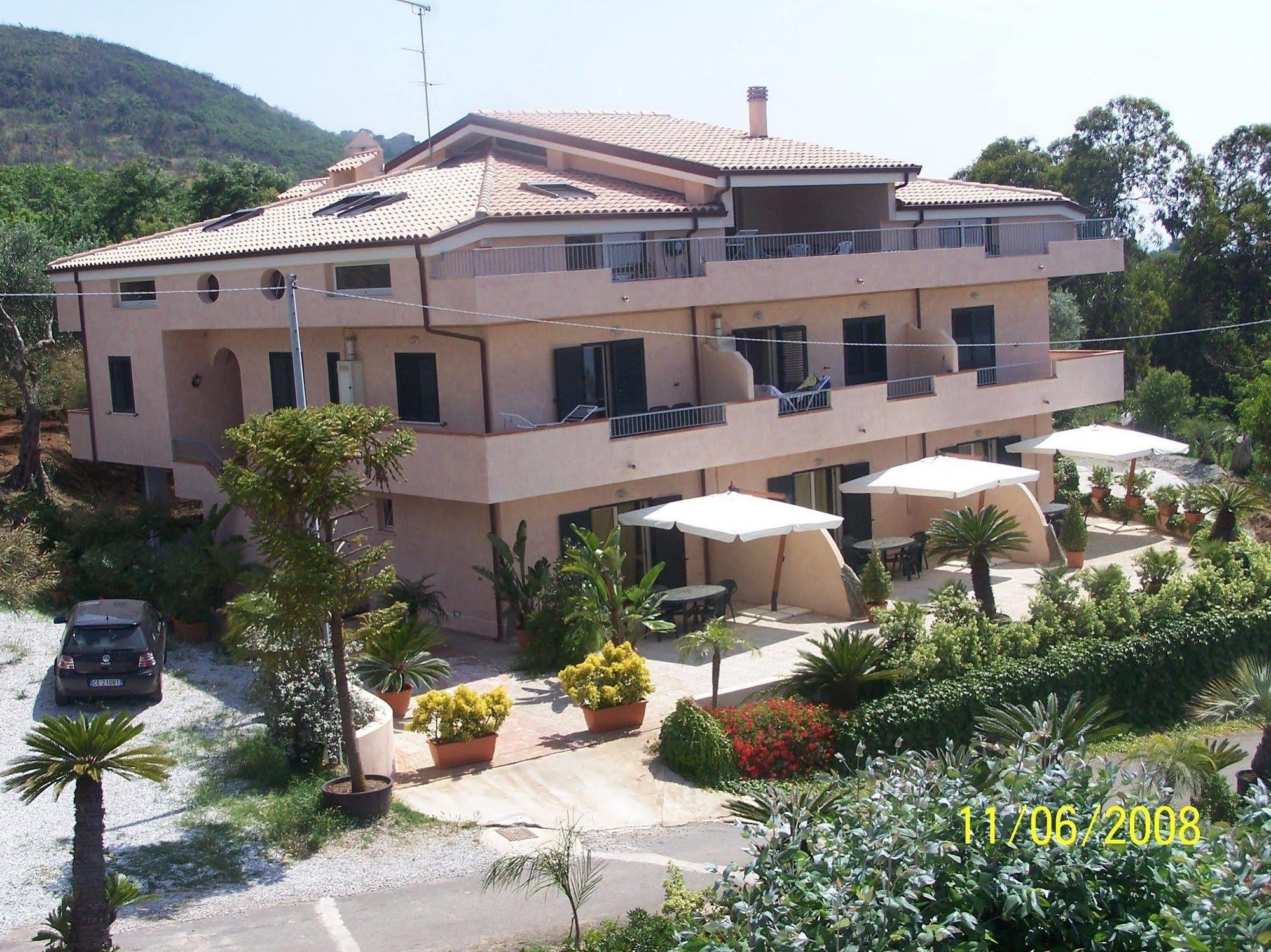 Residence Floritalia - Ricarica Auto Elettriche سانتا دومينيكا المظهر الخارجي الصورة